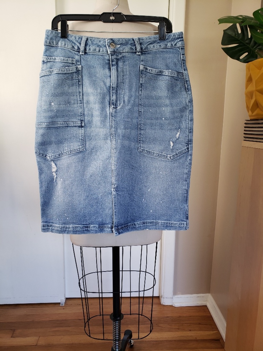 Pilcro Distressed Denim Skirt Size 10